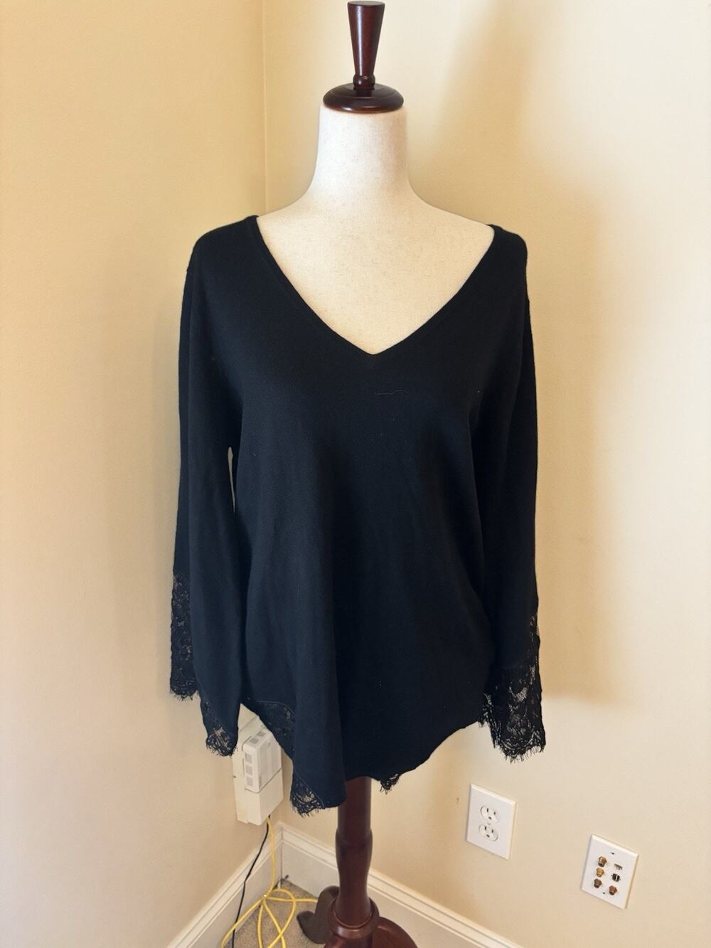 Soft Surroundings NWT Black Bell Sleeve Boho Lace detailed Blouse Size Large